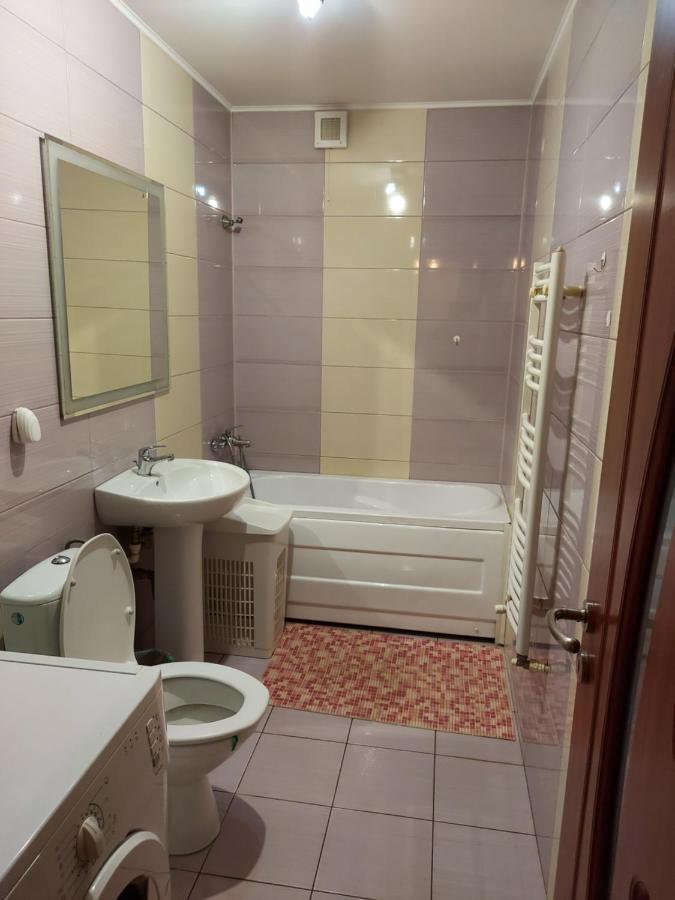 Bya Lägenhet Iasi Exteriör bild