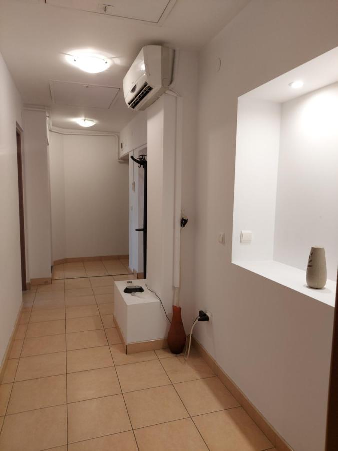 Bya Lägenhet Iasi Exteriör bild